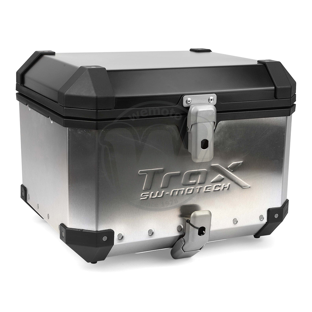 0MR2548_ae3019 two.jpg